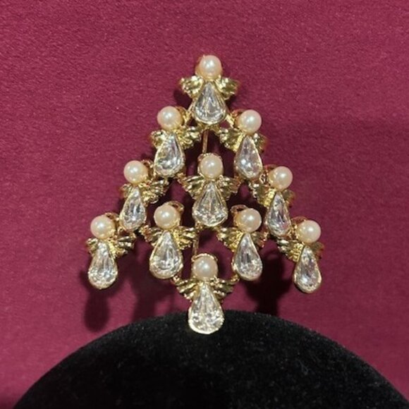 HOLIDAY🎄🎄NINA RICCI for AVON “Tree of Angels” Gold Christmas BROOCH - Picture 1 of 9
